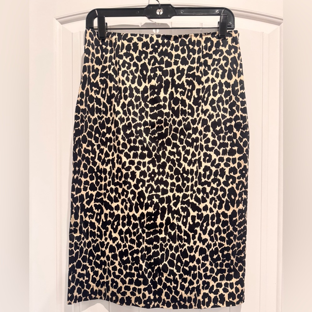 Body by Victoria ……Victoria's Secret Black and cream  below Knee Pencil Skirt